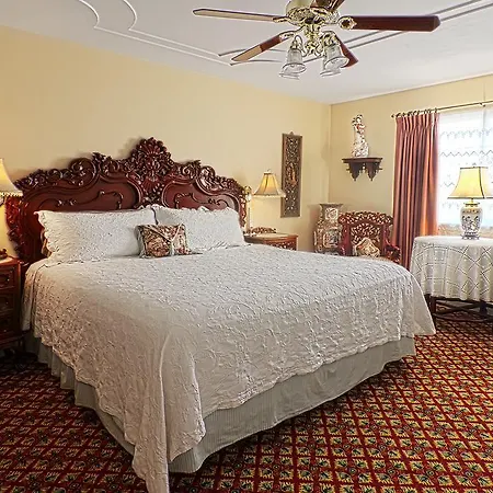 Rose Manor Bed & Breakfast-3
